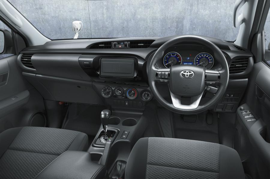 Торпедо Toyota Hilux X Double Cab 2017 года  (JP) (фото 8 из 10)